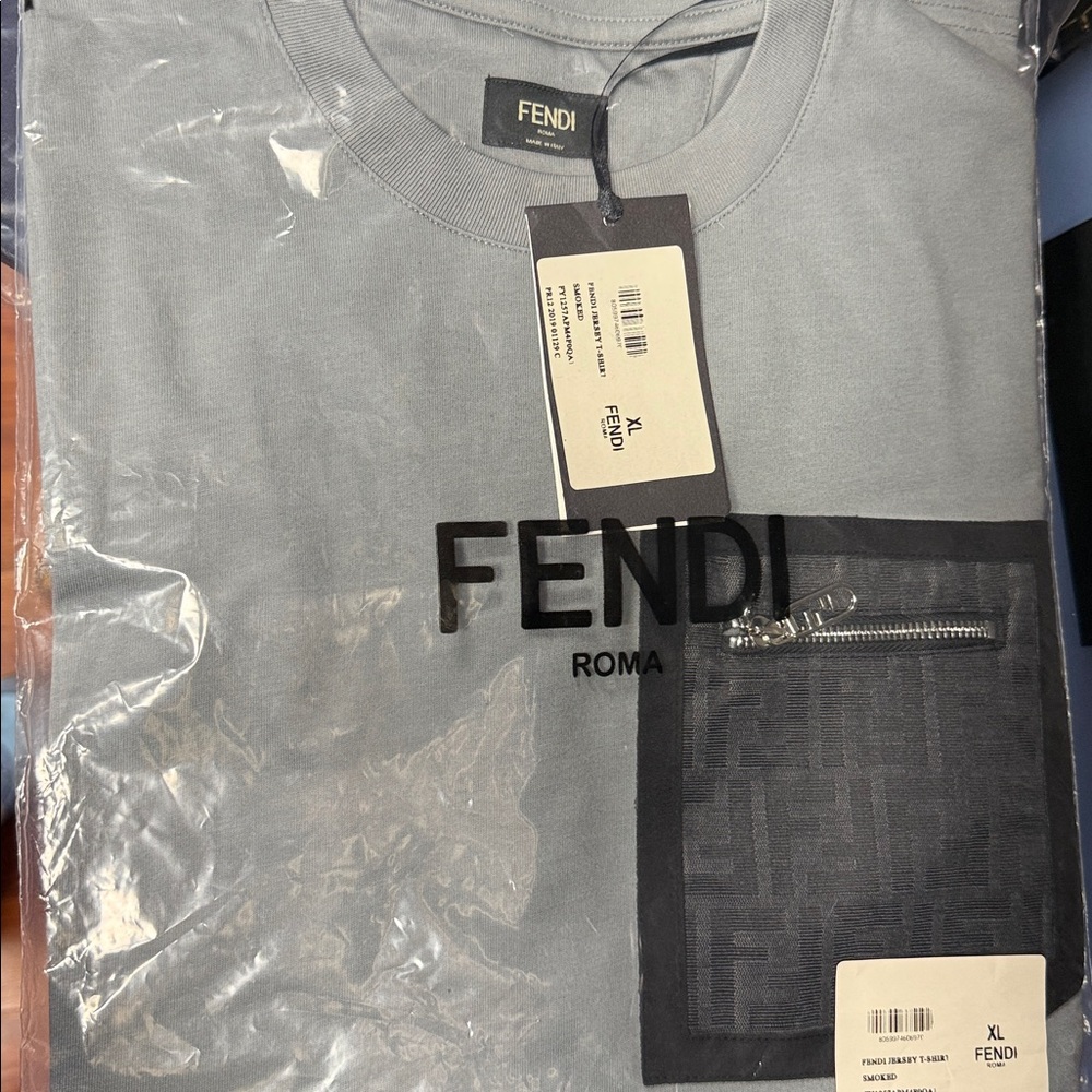 Fendi White T-Shirt with Logo Pocket - Picture 12 of 13